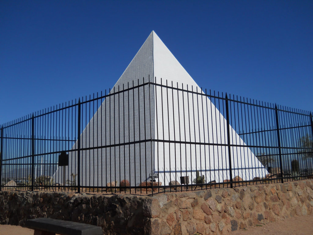 This photo shows Hunt's Tomb from one of the corners.